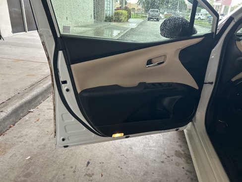 Used 2019 Toyota Prius L Eco image 33