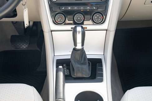Used 2013 Volkswagen Passat TDI SE image 33