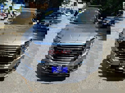 Certified 2023 GMC Terrain SLE w/ Driver Convenience Package image 9
