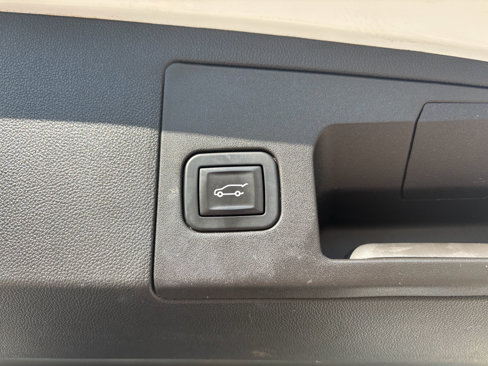 Used 2018 Cadillac XT5 Luxury w/ Driver Awareness Package image 33