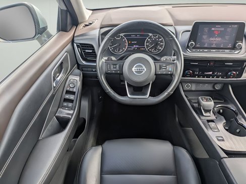 Used 2021 Nissan Rogue SV w/ Premium Package image 16