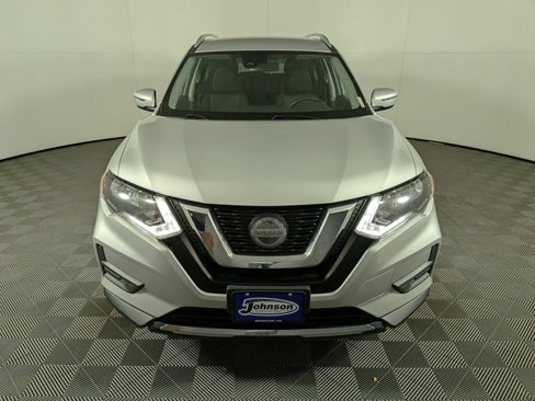 Used 2020 Nissan Rogue SV image 2