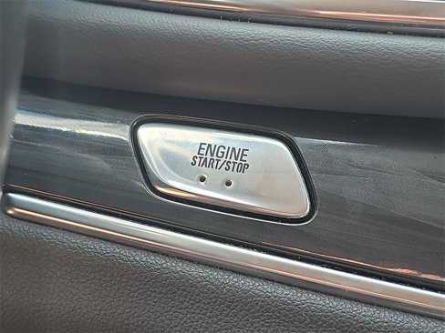 Used 2020 Buick Enclave Essence image 17