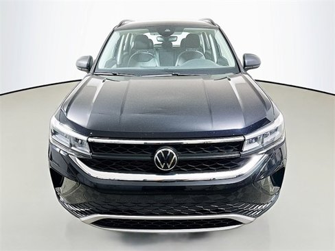 Used 2024 Volkswagen Taos S image 2