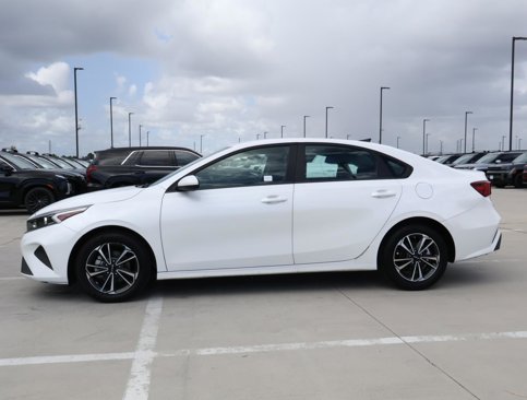 Used 2024 Kia Forte LXS image 2