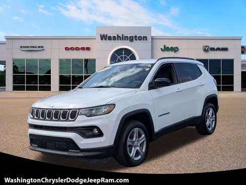 Used 2023 Jeep Compass Latitude image 1