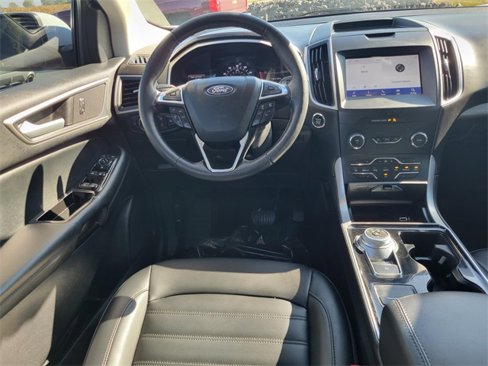 Used 2020 Ford Edge SEL w/ Cold Weather Package image 5