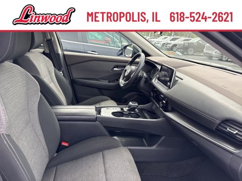 Used 2023 Nissan Rogue SV image 8