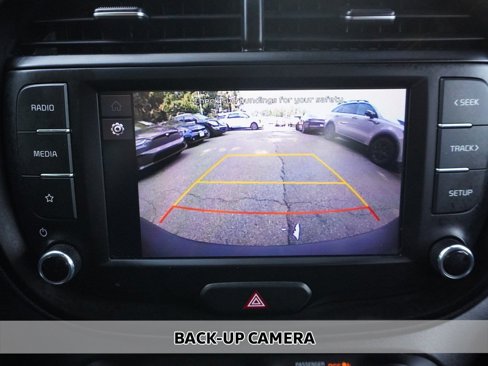 Used 2022 Kia Soul LX w/ Technology Package image 5