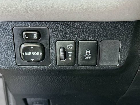 Used 2013 Toyota RAV4 XLE image 11