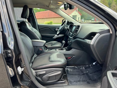 Used 2015 Jeep Cherokee Trailhawk w/ Comfort/Convenience Group image 17