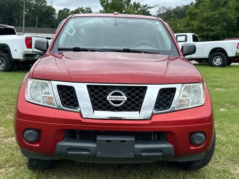 Used 2018 Nissan Frontier SV image 2