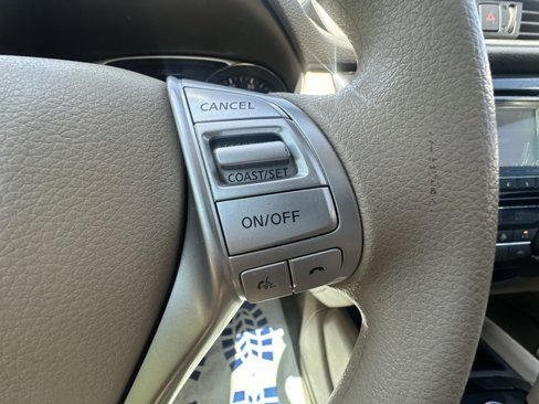 Used 2014 Nissan Rogue SV image 11