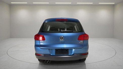 Used 2017 Volkswagen Tiguan S image 4