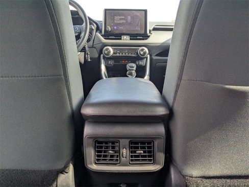 Used 2024 Toyota RAV4 LE image 29