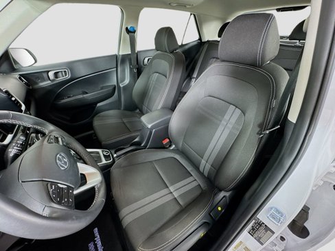 Certified 2025 Hyundai Venue SEL image 20