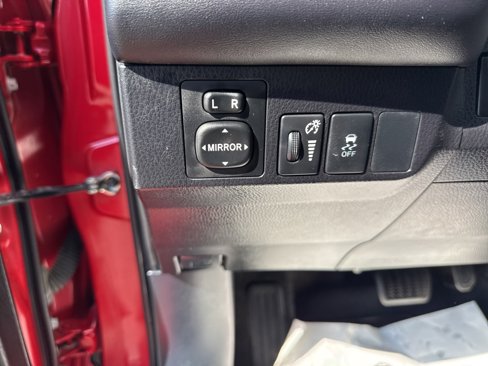 Used 2015 Toyota RAV4 XLE image 20