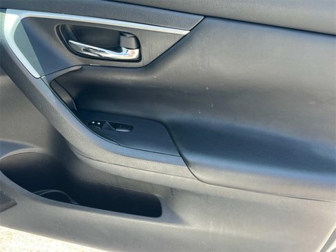 Used 2018 Nissan Altima 2.5 SV image 18