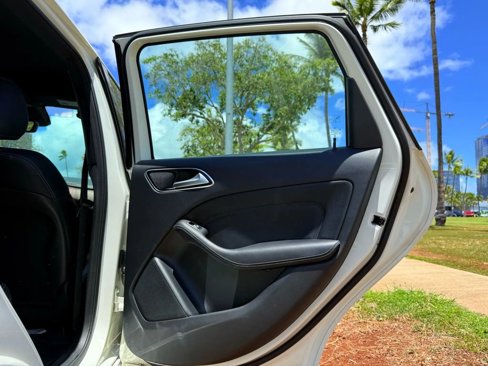 Used 2017 Mercedes-Benz B 250e image 16