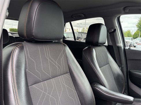 Used 2019 Chevrolet Trax LT w/ Redline Edition image 32