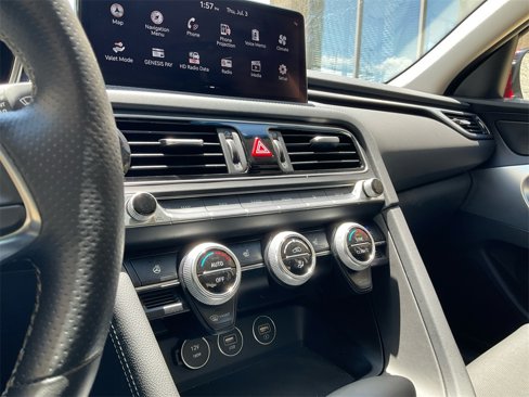 Used 2022 Genesis G70 2.0T image 13