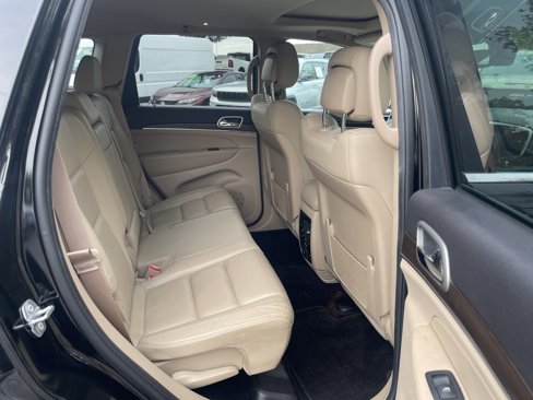 Used 2018 Jeep Grand Cherokee Limited image 13
