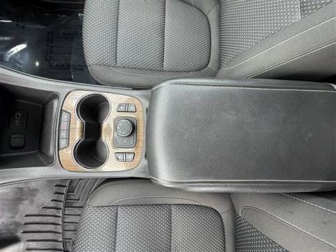 Used 2021 GMC Acadia SLE w/ Driver Convenience Package image 27