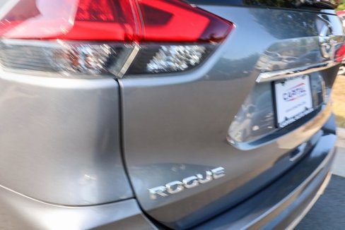Used 2020 Nissan Rogue S image 21