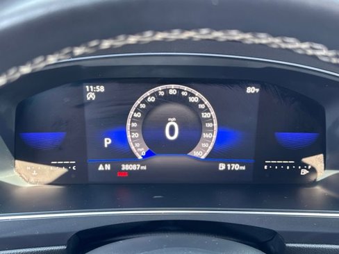 Used 2022 Volkswagen Tiguan SE image 9