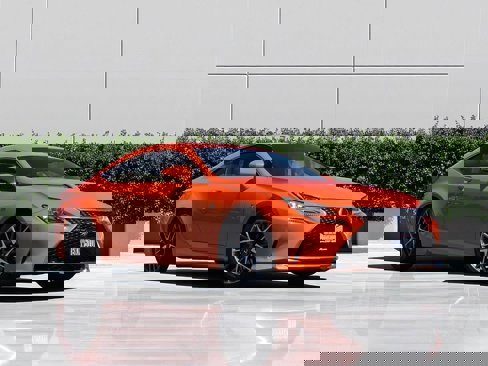 Used 2016 Lexus RC 200t image 2