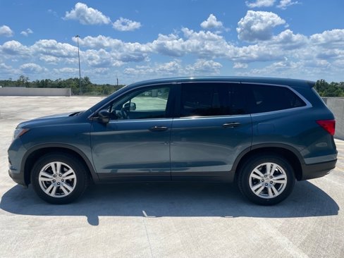 Used 2017 Honda Pilot LX image 4