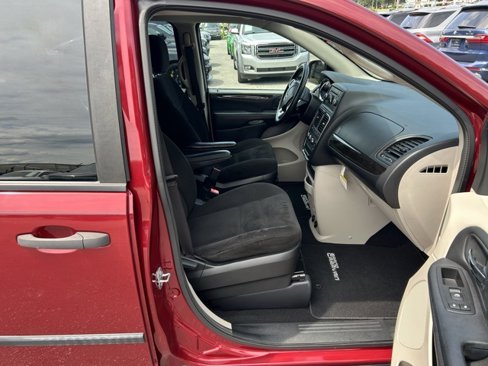 Used 2015 Dodge Grand Caravan American Value Package w/ UConnect Hands-Free Group image 11