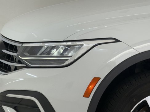 Used 2022 Volkswagen Tiguan S image 11
