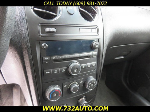 Used 2008 Chevrolet HHR LS image 11