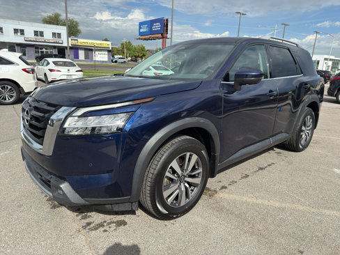 Used 2022 Nissan Pathfinder SL image 3