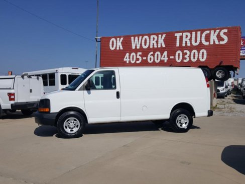 Used 2008 Chevrolet Express 2500 image 2