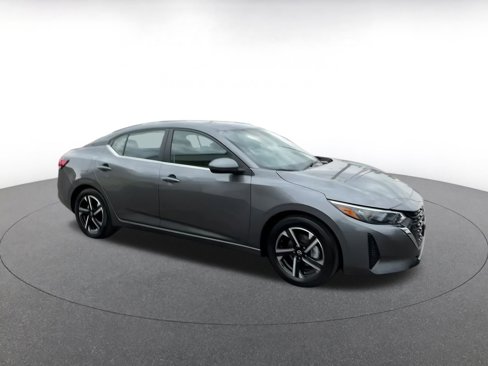Used 2024 Nissan Sentra SV image 2