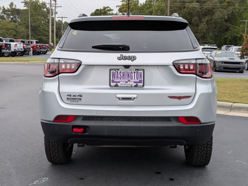 Used 2024 Jeep Compass Trailhawk image 6
