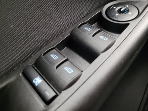 Used 2018 Ford Focus SE w/ Cold Weather Package image 27
