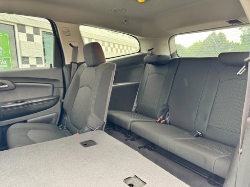 Used 2010 Chevrolet Traverse LT w/ Personal Connectivity Package image 30