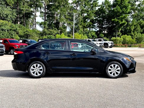Used 2023 Toyota Corolla LE image 9