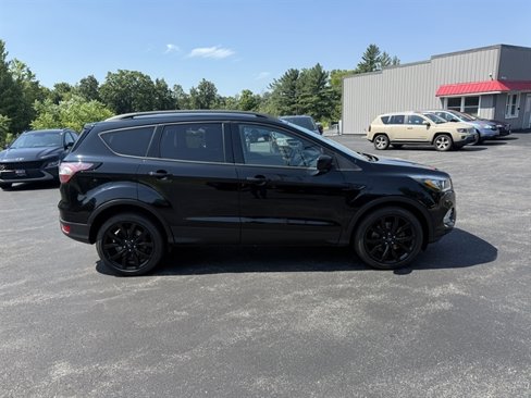 Used 2018 Ford Escape SE w/ SE Sport Appearance Package image 6