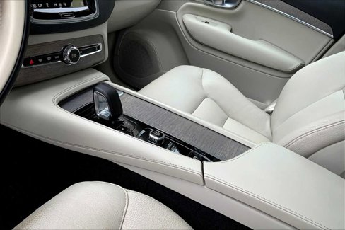 Used 2023 Volvo XC90 B6 Plus w/ Protection Package Premier image 15