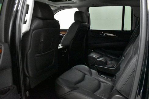 Used 2016 Cadillac Escalade ESV Luxury image 16
