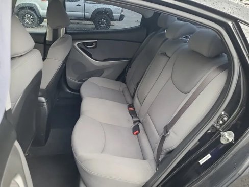Used 2011 Hyundai Elantra GLS w/ Navigation Pkg 4 image 4