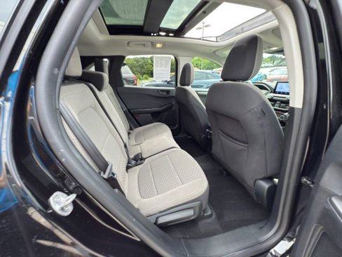 Used 2022 Ford Escape SE w/ Cold Weather Package image 10