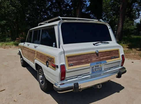 Used 1989 Jeep Grand Wagoneer image 4