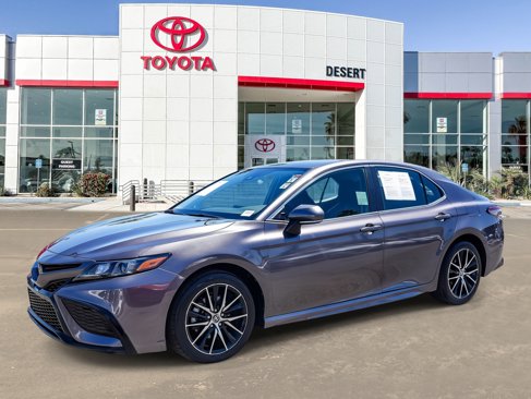 Used 2023 Toyota Camry SE image 3