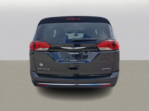 Used 2020 Chrysler Pacifica Limited image 9