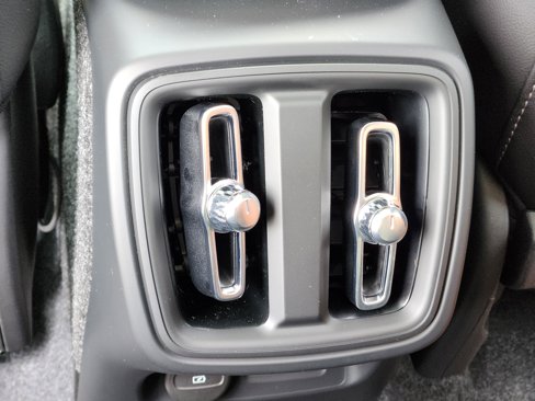New 2025 Volvo XC40 B5 Core w/ Climate Package image 19